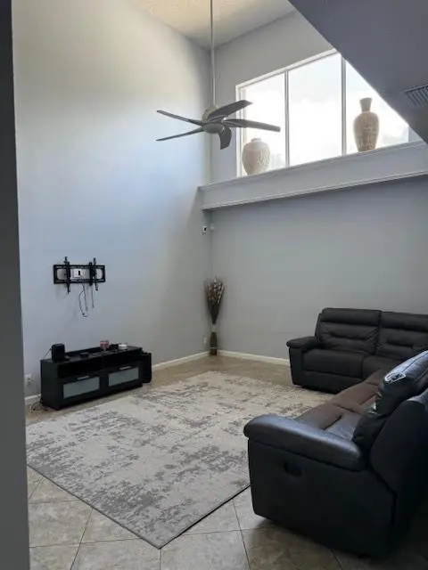 Family Room at 5861 N Plum Bay Parkway, Tamarac