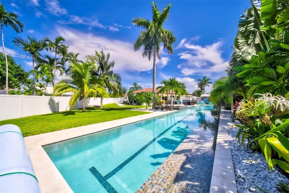 Photo 6 at 250 NE 27th Court, Boca Raton