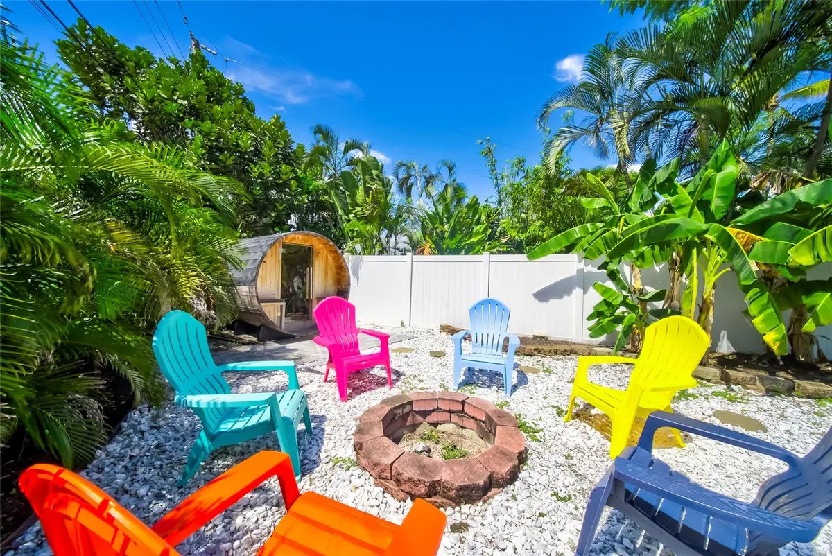 Photo 8 at 250 NE 27th Court, Boca Raton