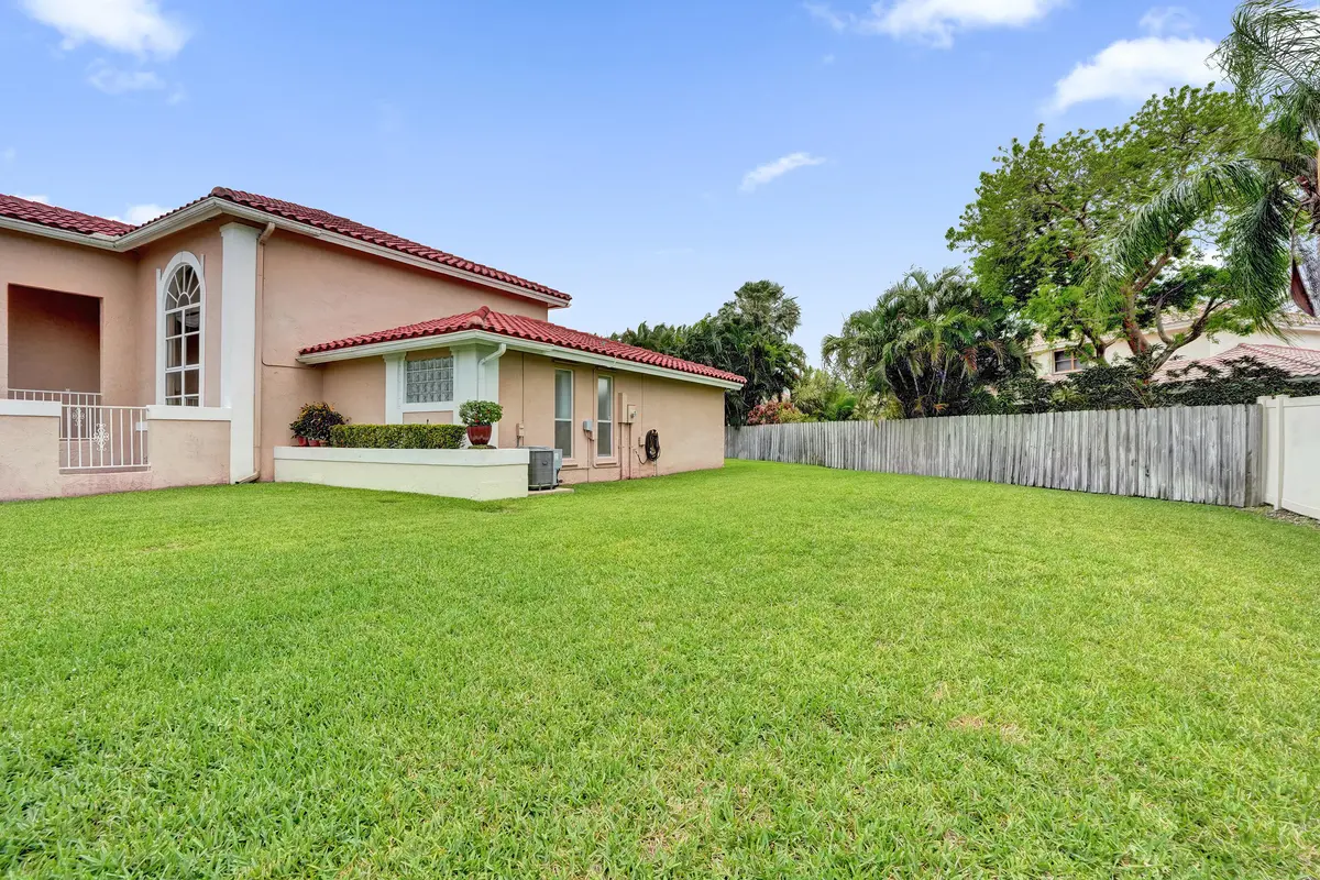DSC08550 at 15620 Canterbury Court, Davie