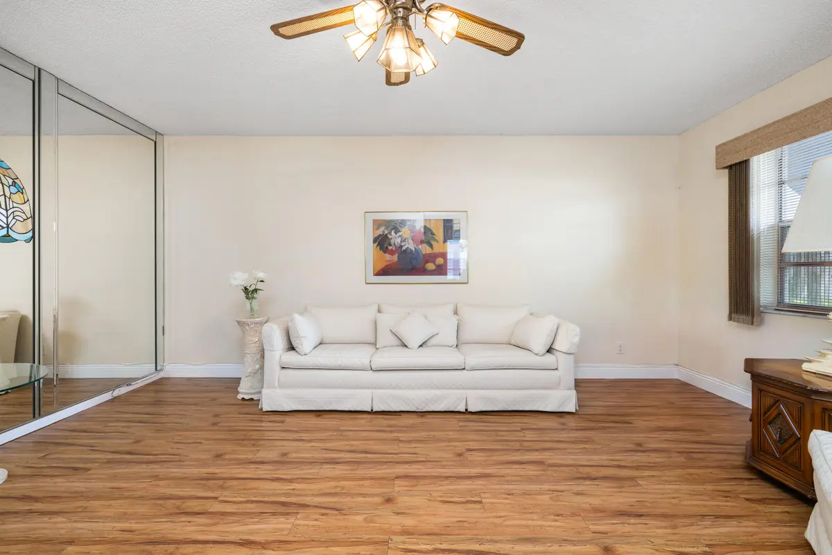 4_et6a4108 at 97 Flanders C, Delray Beach