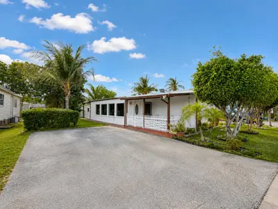11201 SW 55th Street F16, Miramar – Mobile Home for sale