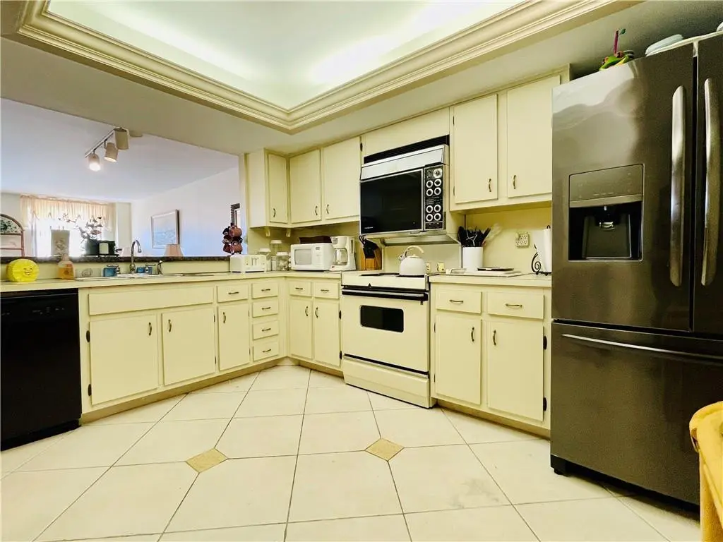 Photo 7 at 2900 NE 14th Street Causeway 514, Pompano Beach