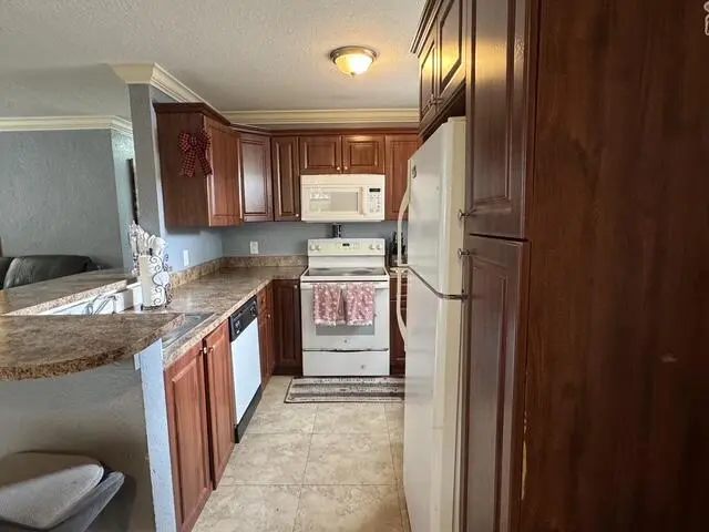 5636 kitchen 2 at 5636 NE 5th Avenue, Oakland Park