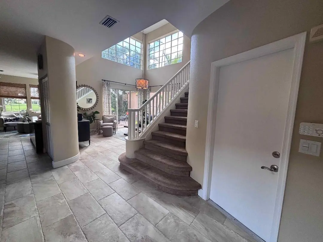 4-stairs_please at 49 Vía Verona, Palm Beach Gardens