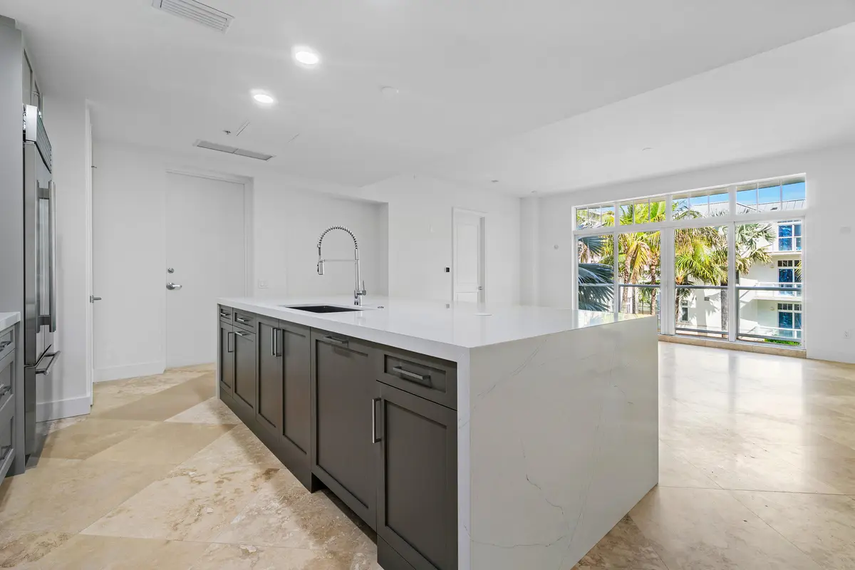 001-184LakeDrive-4202-PalmBeachShores-FL at 178 Lake Drive 4202, Palm Beach Shores