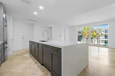 178 Lake Drive 4202, Palm Beach Shores – sold