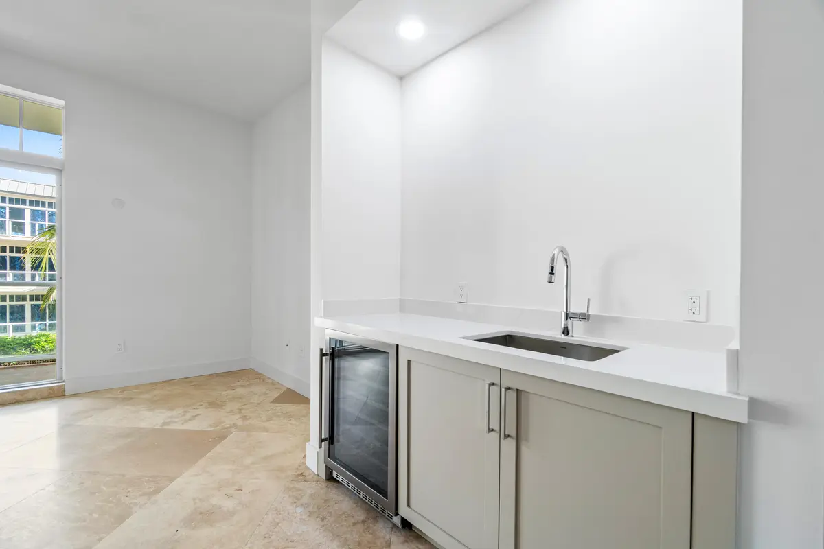 005-184LakeDrive-4202-PalmBeachShores-FL at 178 Lake Drive 4202, Palm Beach Shores