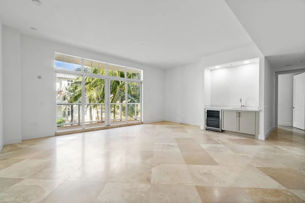 007-184LakeDrive-4202-PalmBeachShores-FL at 178 Lake Drive 4202, Palm Beach Shores