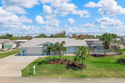 4459 SE Kubin Avenue, Stuart – Single Family Residence for sale