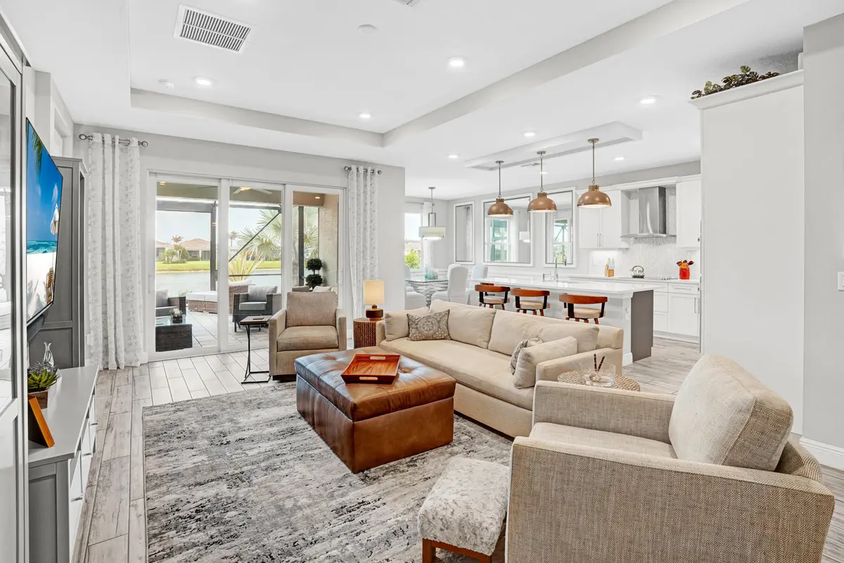S-76 at 8765 SW Vico Way, Port St. Lucie