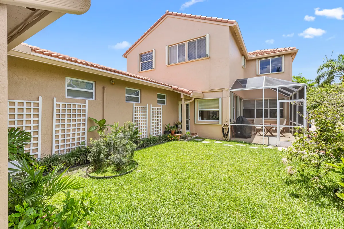 R6II7970 at 907 Stanton Drive, Weston