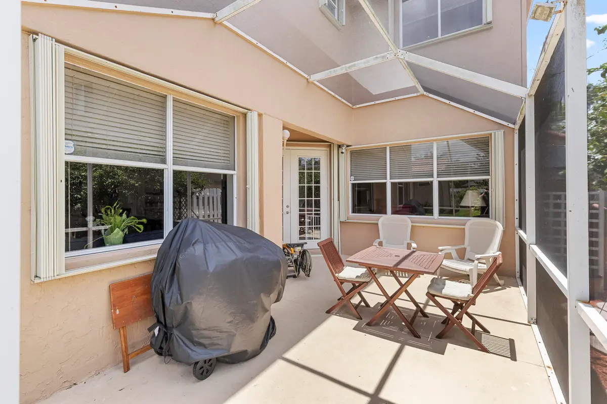 R6II7973 at 907 Stanton Drive, Weston