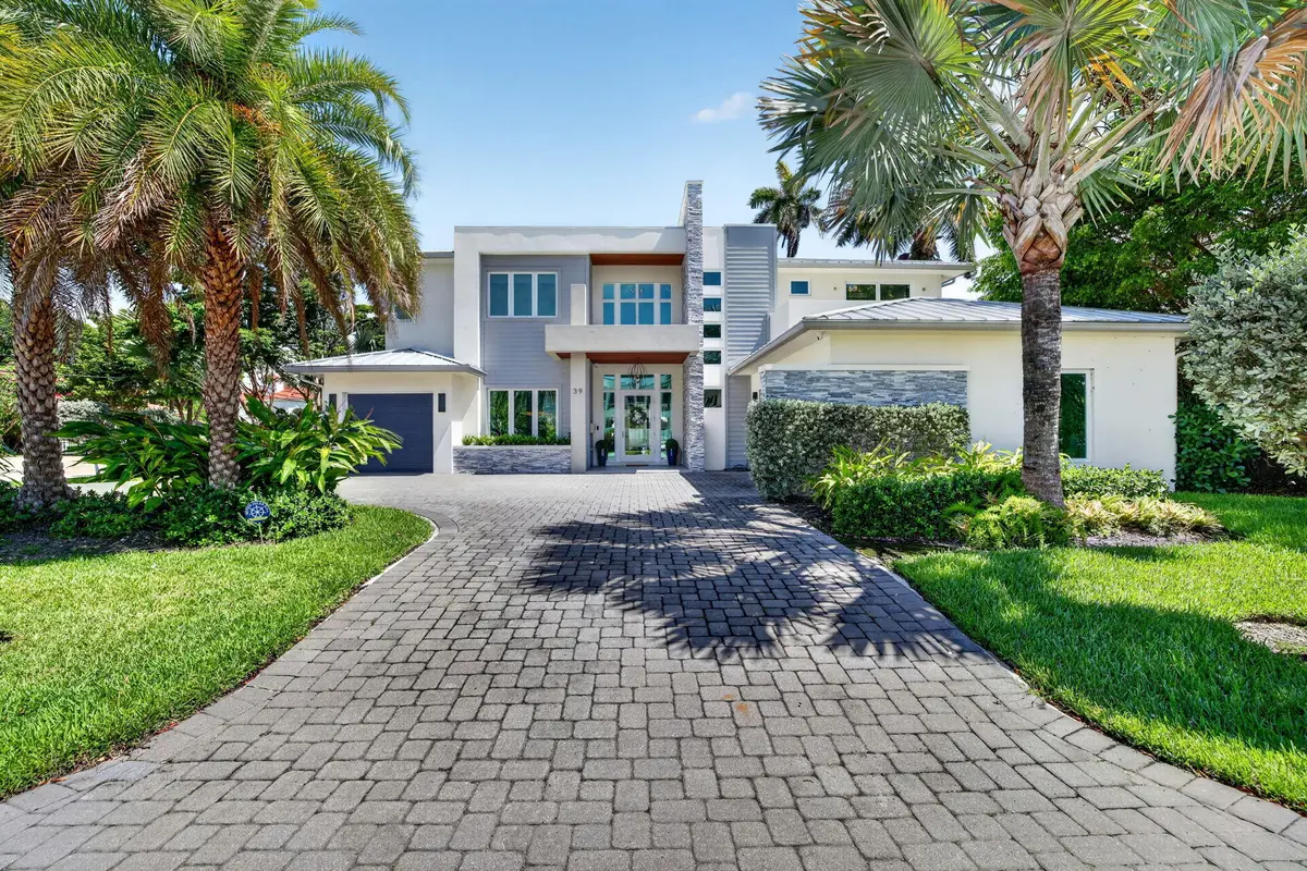 1-web-or-mls-a699A9737 (2) at 39 Pelican Drive, Fort Lauderdale