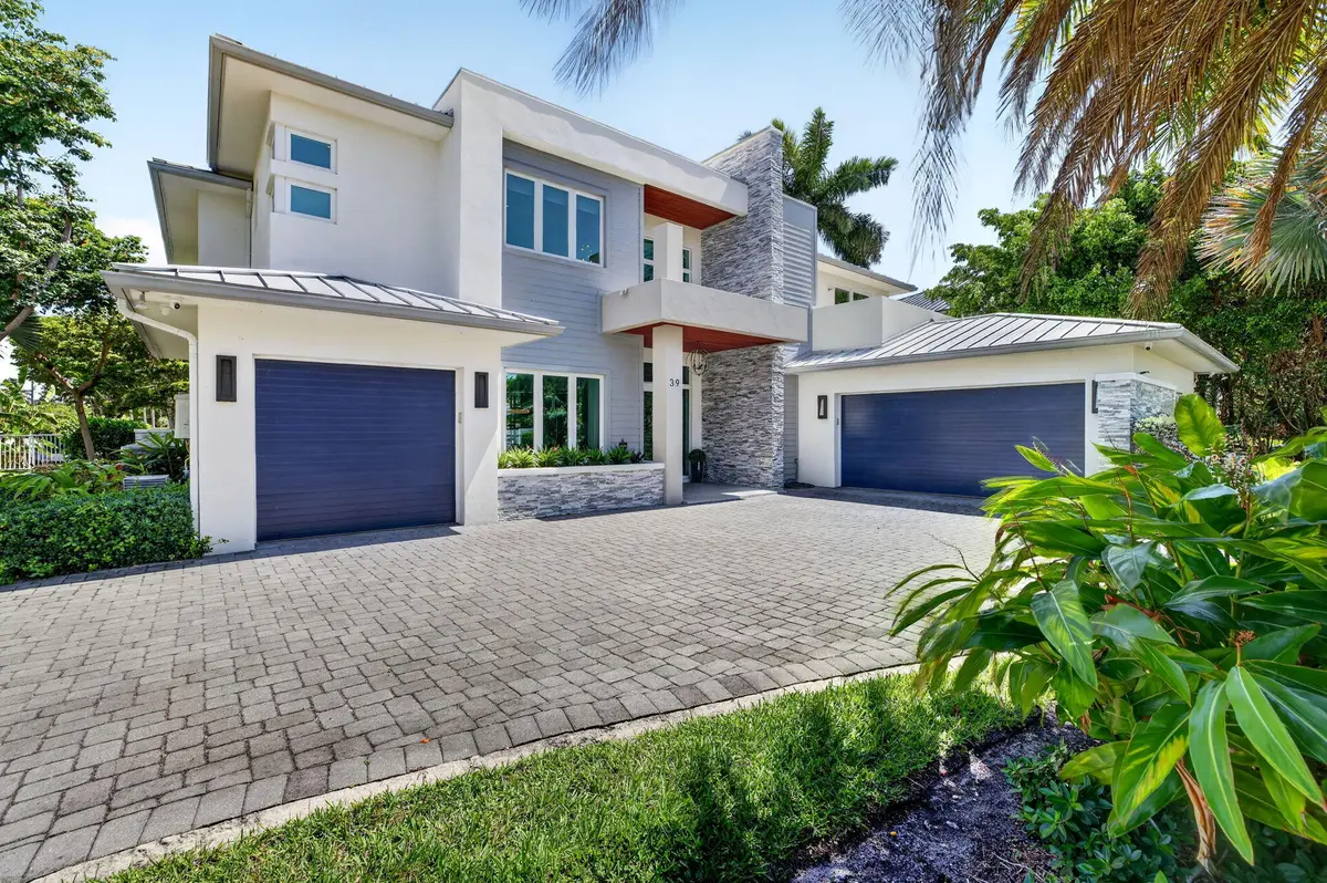 3-web-or-mls-a699A9815 at 39 Pelican Drive, Fort Lauderdale