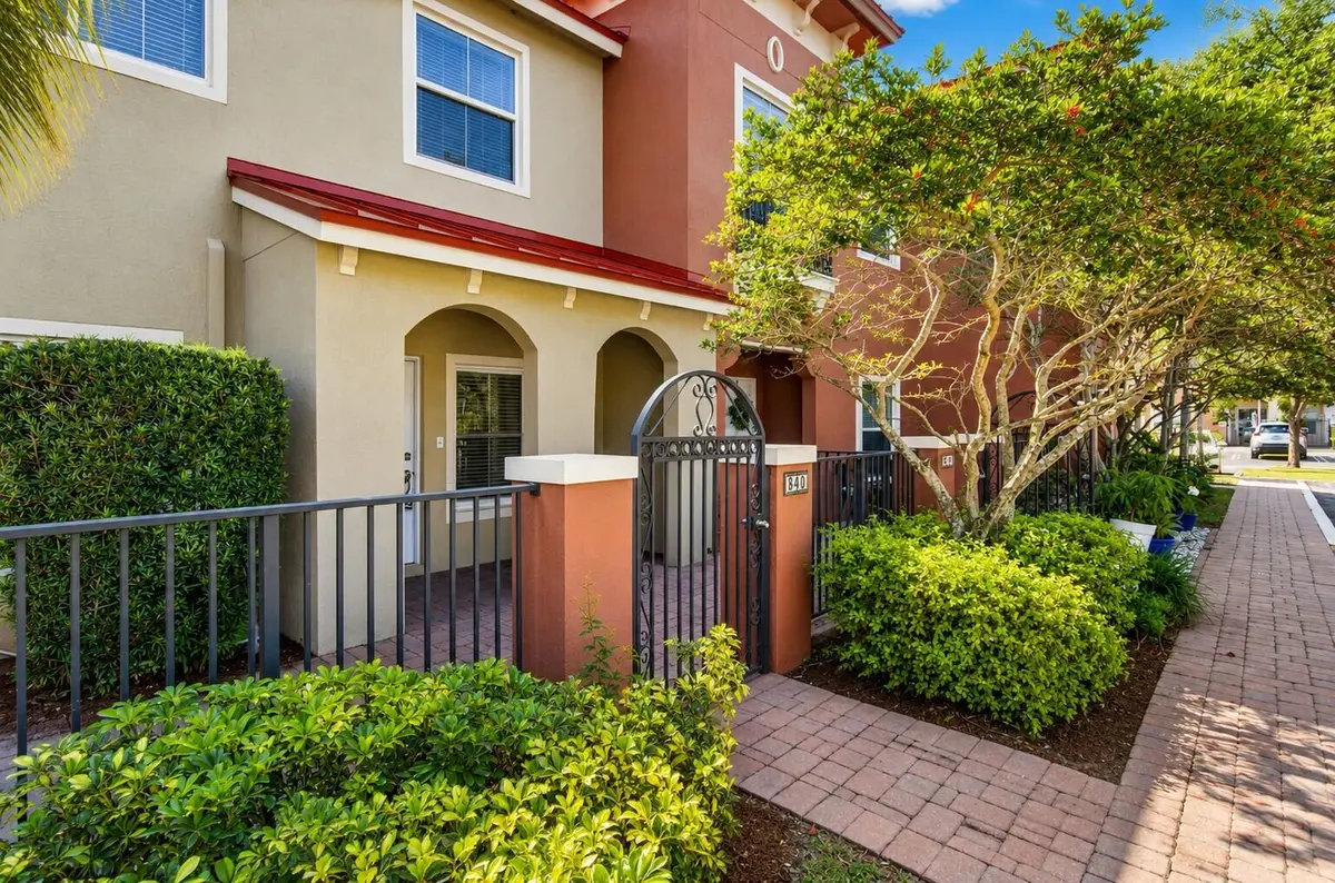 Private Courtyard Entry at 340 Lake Monterey Circle, Boynton Beach