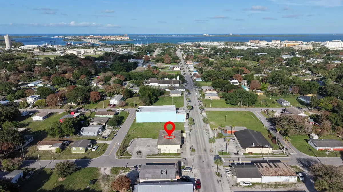 Side High at 1140 Avenue D, Fort Pierce
