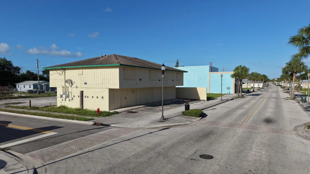 Side at 1140 Avenue D, Fort Pierce