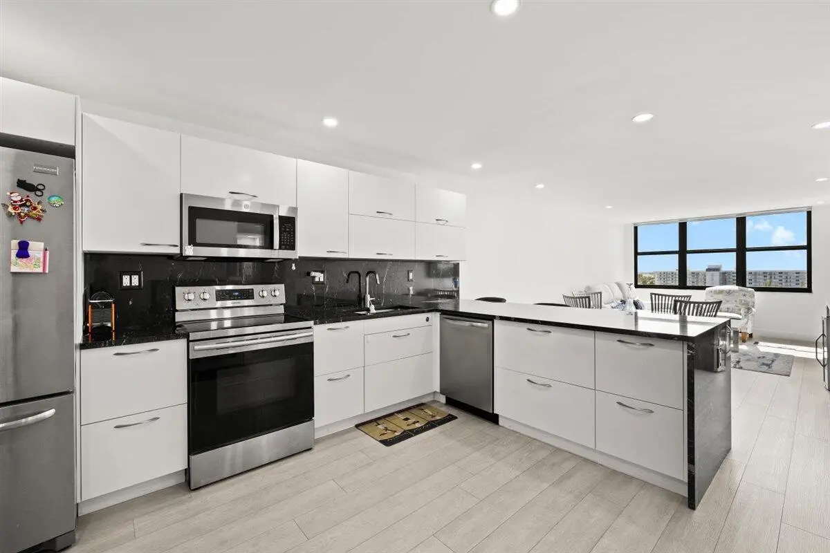 03-424A7367 at 1401 N Riverside Drive 1104, Pompano Beach