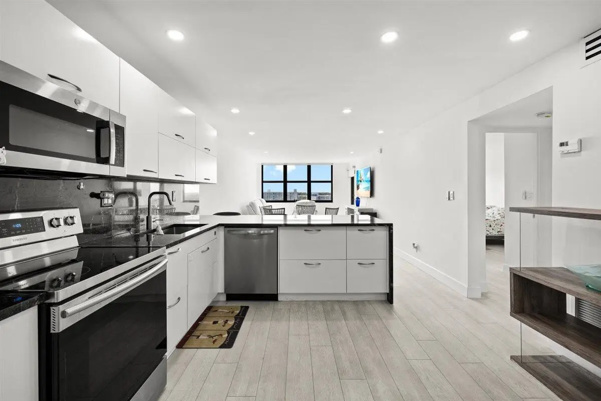 05-424A7382 at 1401 N Riverside Drive 1104, Pompano Beach