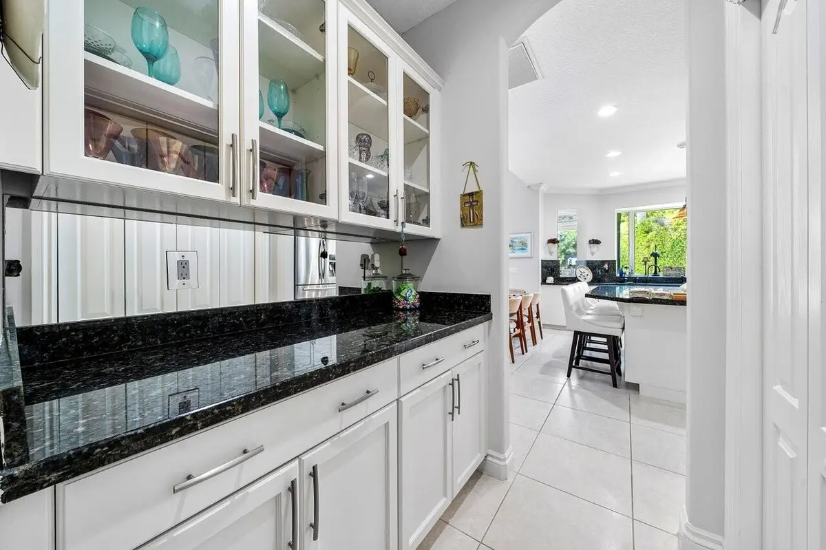Butlers Pantry at 6990 Cypress Cove Circle, Jupiter