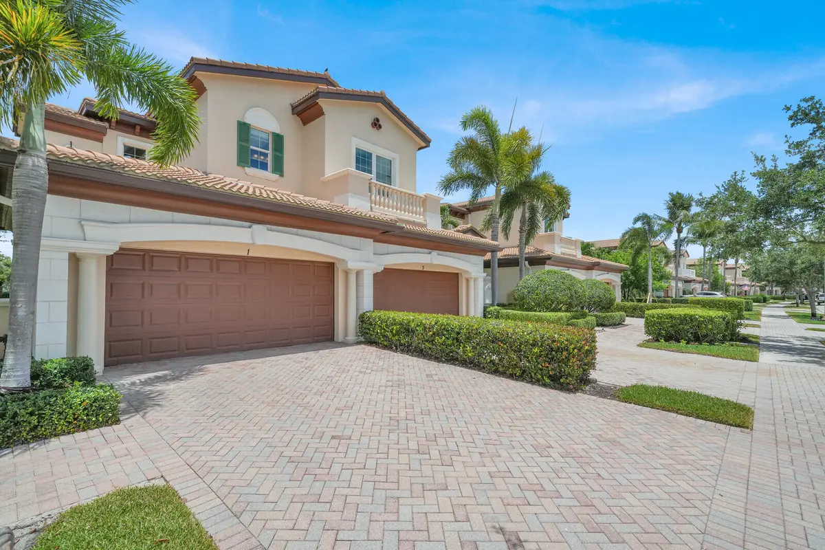 Front at 99 Tresana Boulevard 1, Jupiter