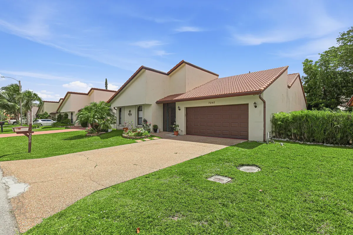7040-FRONT-04 at 7040 Golf Pointe Circle, Tamarac