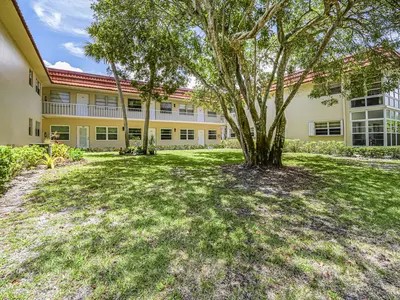 109 Spring Lake Court 105, Vero Beach – sold