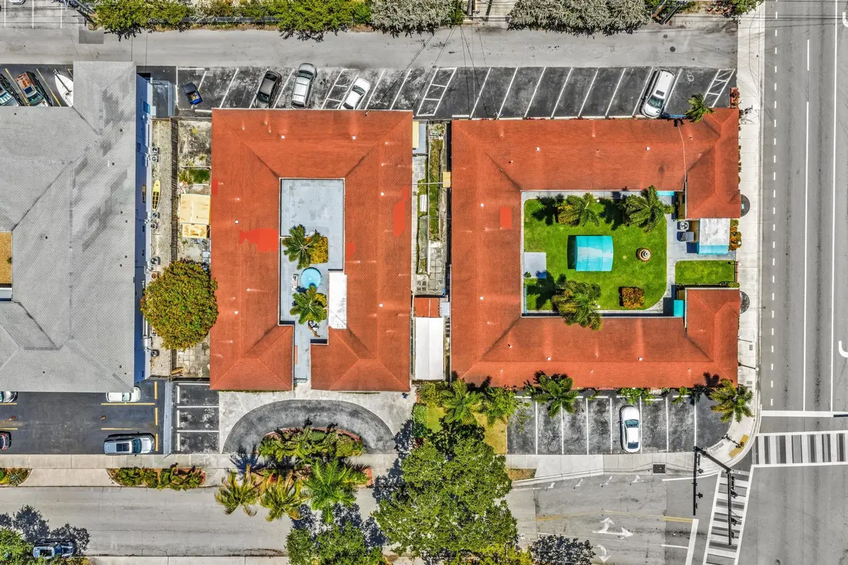DJI_20260521123909_0687_D at 418 S Federal Highway, Hollywood