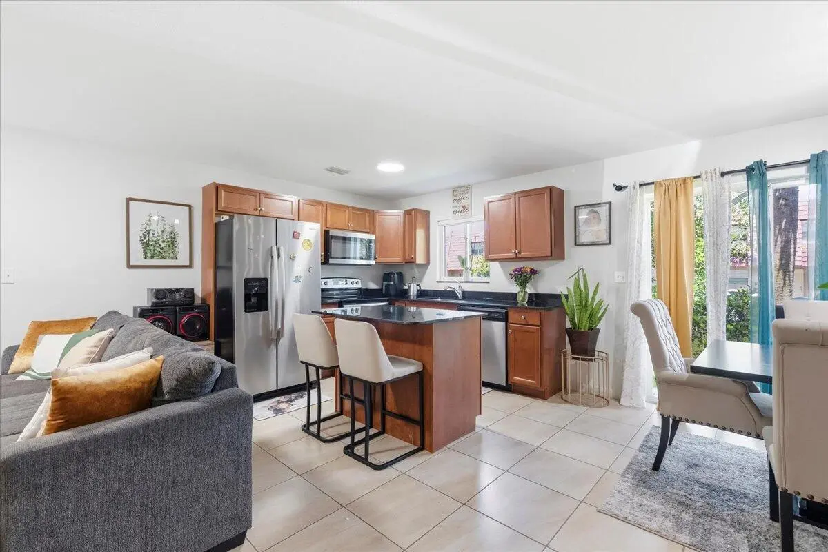 07-8I8A0538 at 1340 SW 53rd Avenue, North Lauderdale