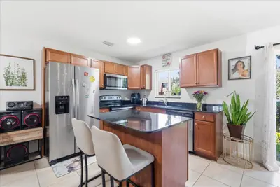 1340 SW 53rd Avenue, North Lauderdale – Townhouse for sale