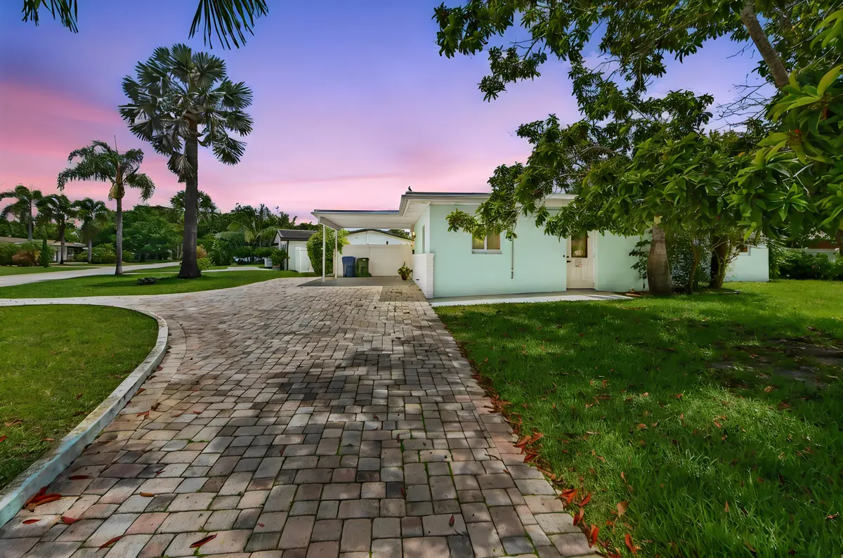 02-Front-02_TW at 2224 NW 6th Terrace, Wilton Manors