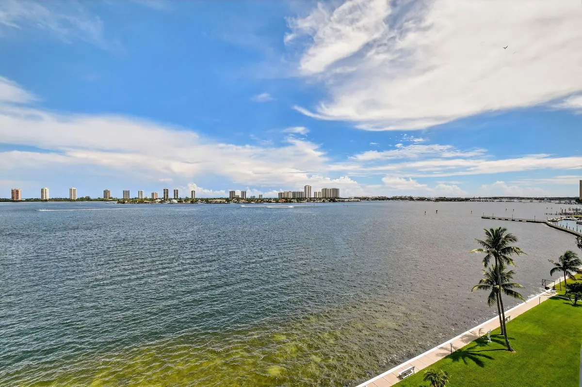 301 Lake Shore Drive 801, Lake Park, FL – photo 6