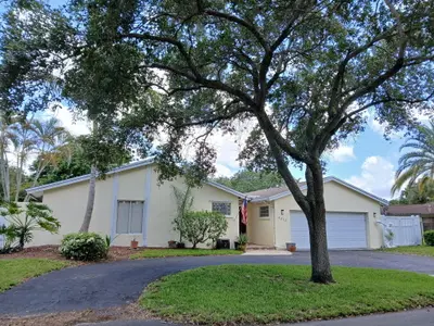 4010 W Sailboat Drive, Cooper City – sold