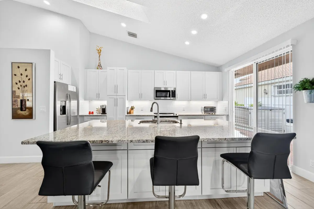 Kitchen at 12902 Touchstone Place, Palm Beach Gardens