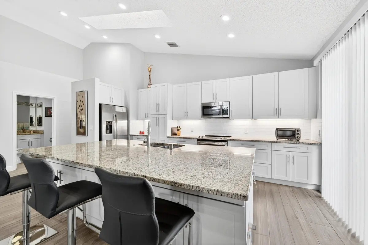 Kitchen at 12902 Touchstone Place, Palm Beach Gardens