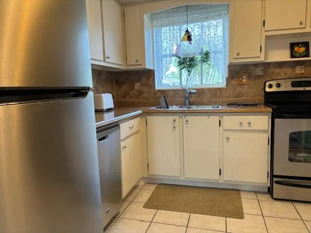 KITCHEN at 2936 Crosley Drive G, West Palm Beach