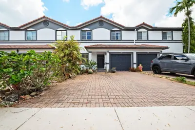 2481 NW 98th Lane, Sunrise – Townhouse for sale