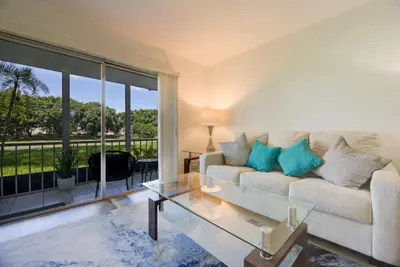 4502 Martinique Way E1, Coconut Creek – sold