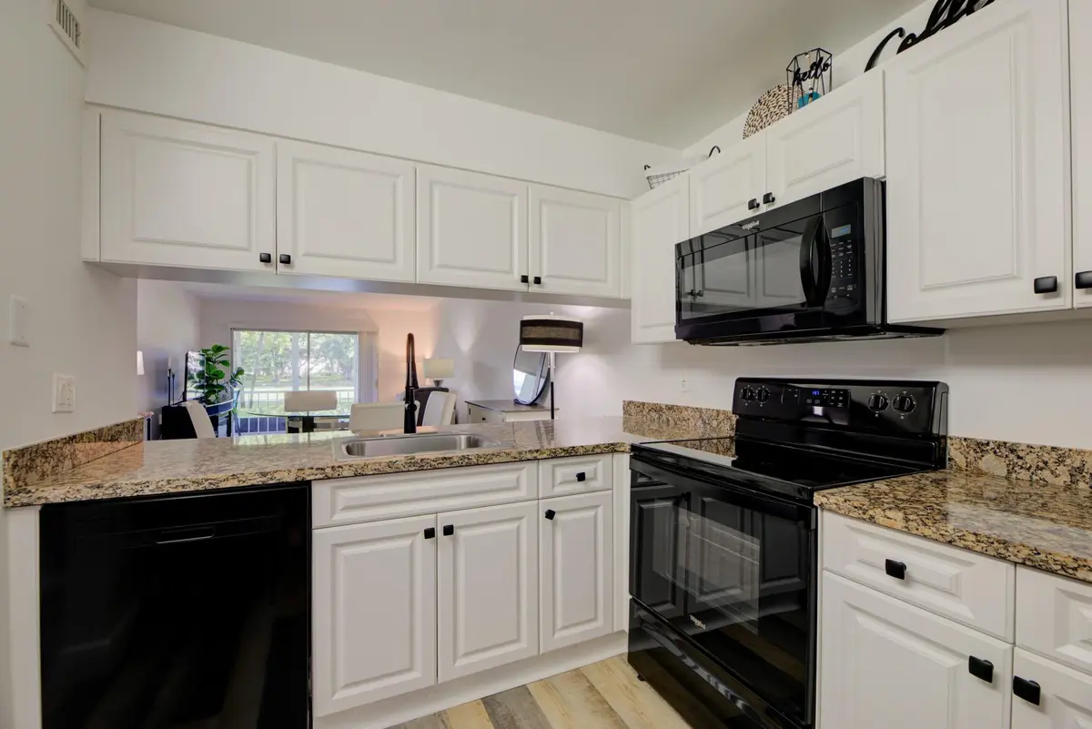 Photo 4 at 4502 Martinique Way E1, Coconut Creek