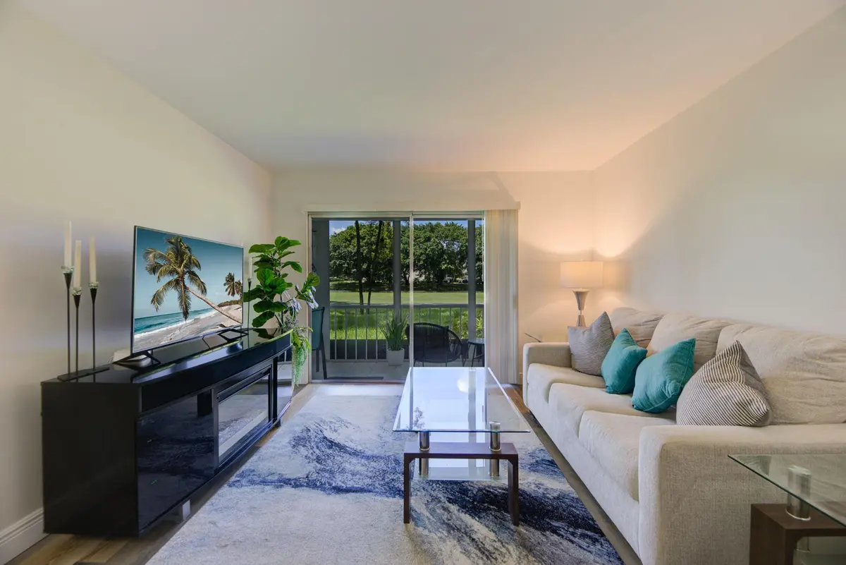 Photo 7 at 4502 Martinique Way E1, Coconut Creek