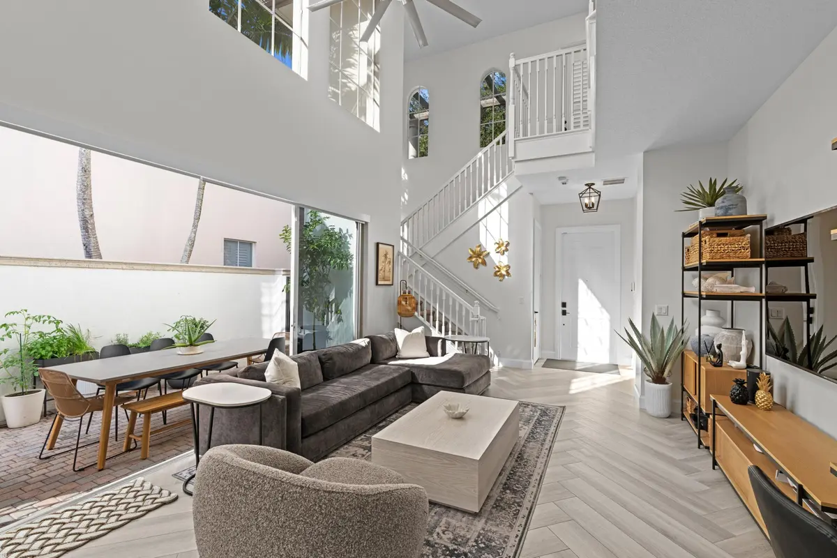 Open Concept Living at 30 Stoney Drive, Palm Beach Gardens