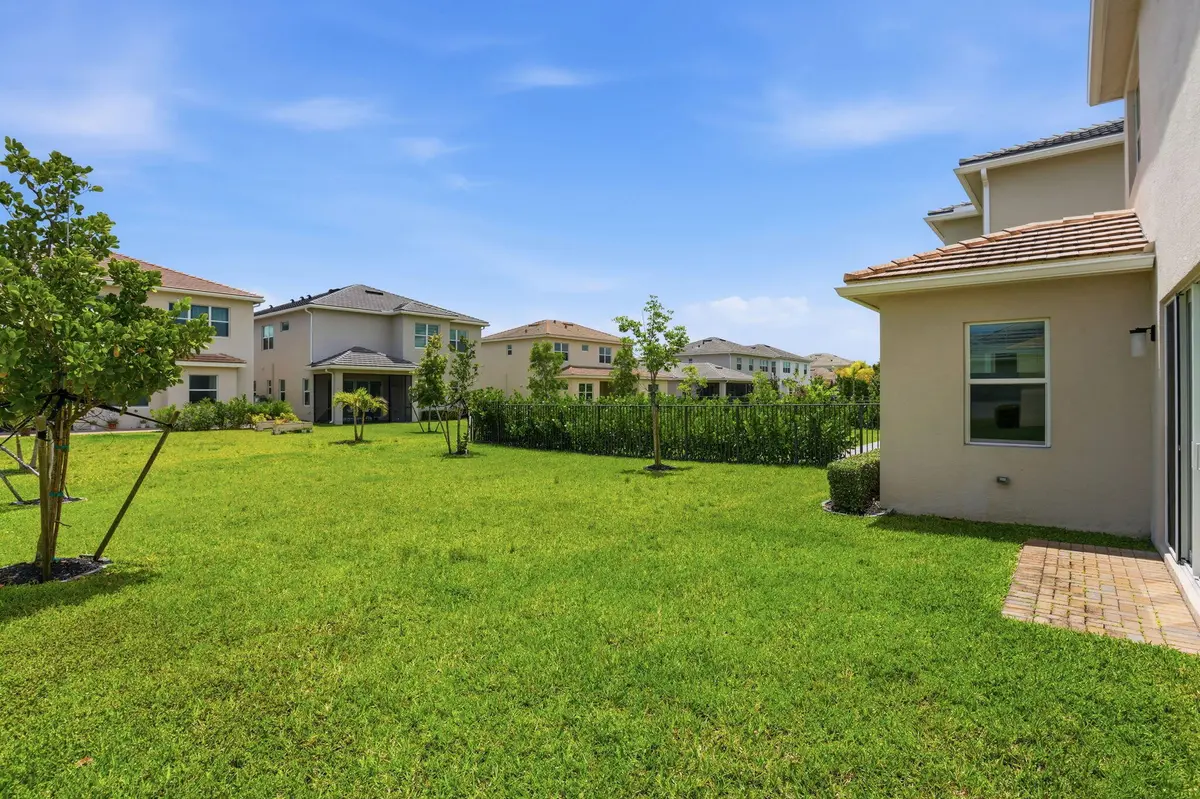 7-web-or-mls-0E2A6025 at 5572 Liberty Lane, Westlake