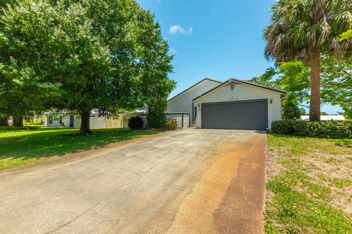 3.2 at 1616 SW 20th St Street, Vero Beach