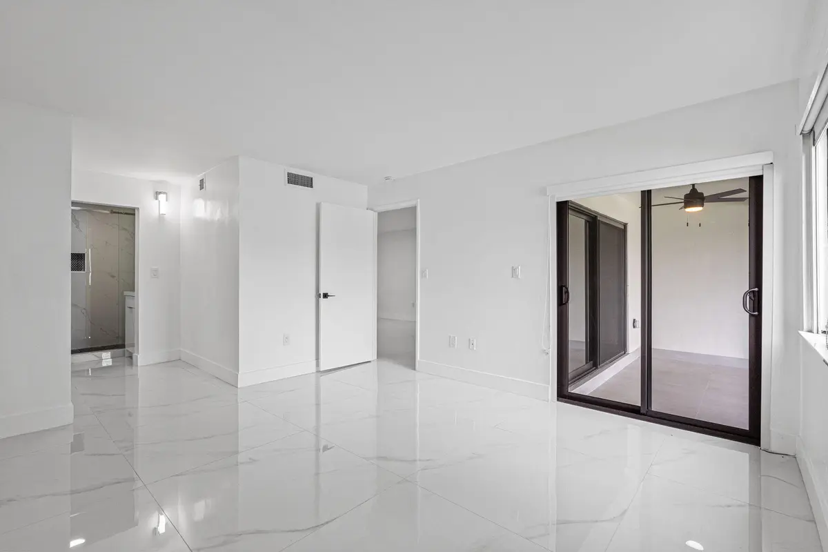 20-web-or-mls-20 at 510 W Park Drive 104-3, Miami