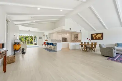 1123 Granada, Hutchinson Island – Single Family Residence for sale