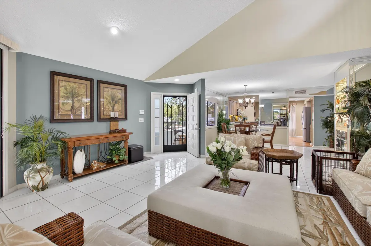 Living Room at 15354 Strathearn Drive 12604, Delray Beach