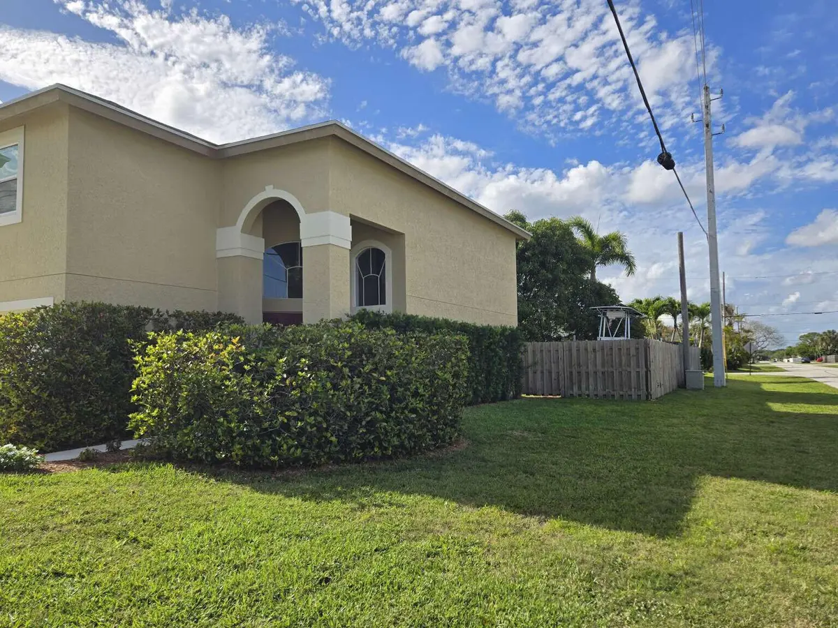 005_Allen.5 at 6211 Drake Street, Jupiter
