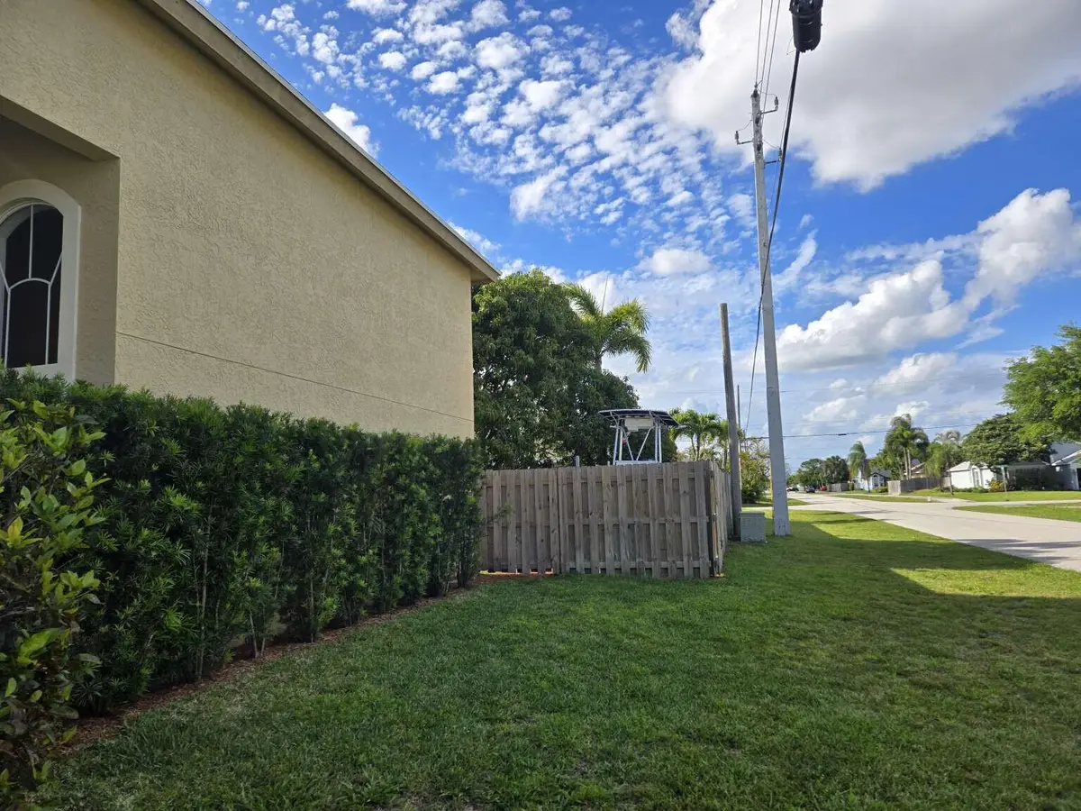 006_Allen.6 at 6211 Drake Street, Jupiter