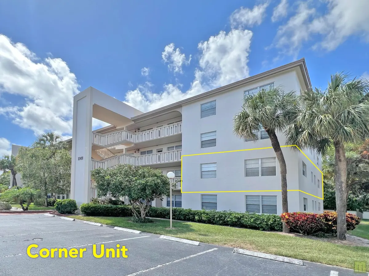 02 front2 at 1901 Bermuda Circle M2, Coconut Creek